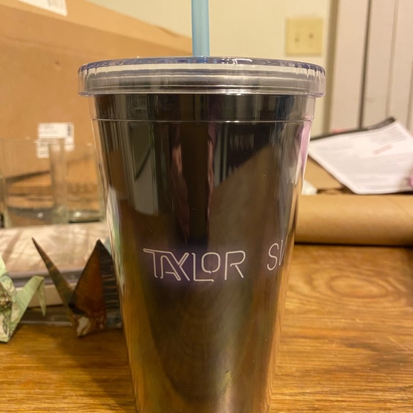 Taylor Swift 1989 Tumbler Cup with Straw - Picture 3 of 8